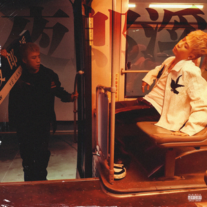 把帅哥绑起来摸到出精
